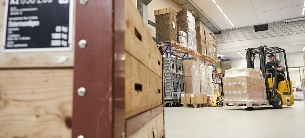 Wir bieten Lagerflächen und eine lückenlose Lagerverwaltung – vom Wareneingang, über das Bestellwesen bis zum Web-Zugang für die Abfrage Ihrer Bestände.