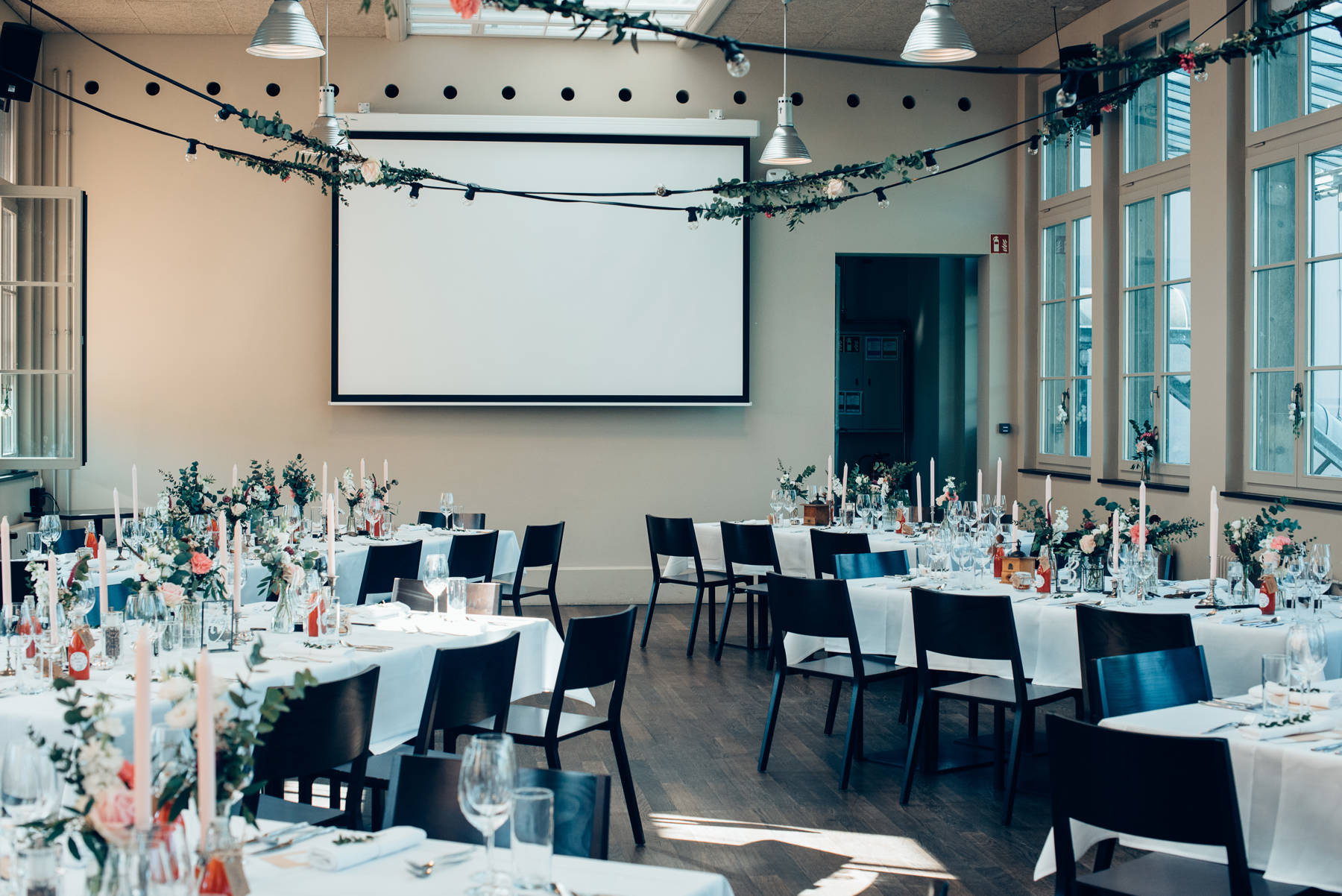 Gerne kümmern wir uns um das kulinarische Wohl, während Sie das Fest mit Ihren Gästen geniessen.