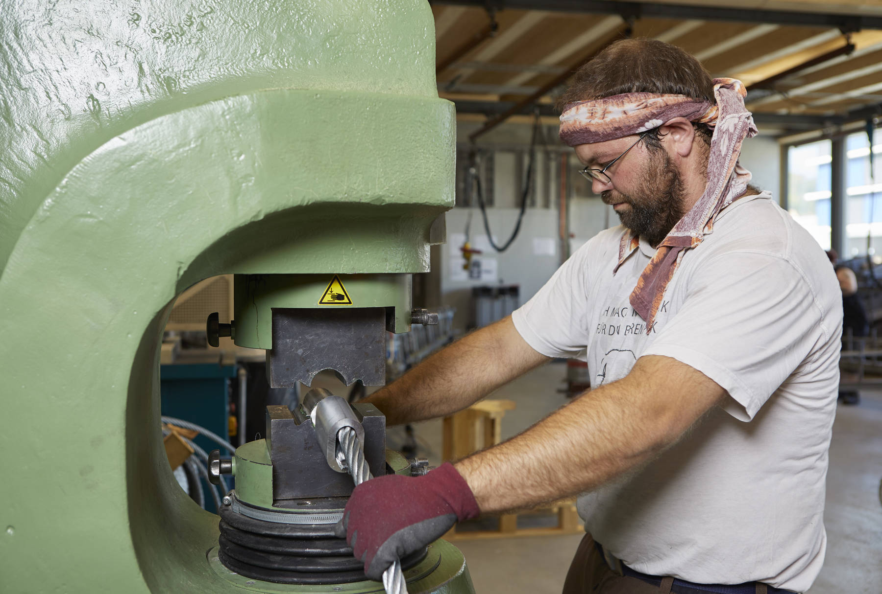 Wo es sinnvoll ist, wird bei uns die Arbeit automatisiert. Wir garantieren eine speditive und qualitativ hochwertige Verarbeitung.