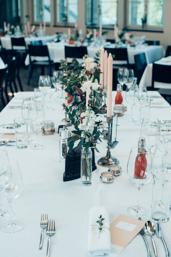 Gerne kümmern wir uns um das kulinarische Wohl, während Sie das Fest mit Ihren Gästen geniessen. Wir sind Ihr Cateringpartner für Bankette, Apéros, Brunch, Traueressen, Grillplausch, Firmenanlass, Hochzeiten, Familienfest, Taufe, Konfirmation, Geburtstagsfest, Vereinsanlass ab 50 Personen.